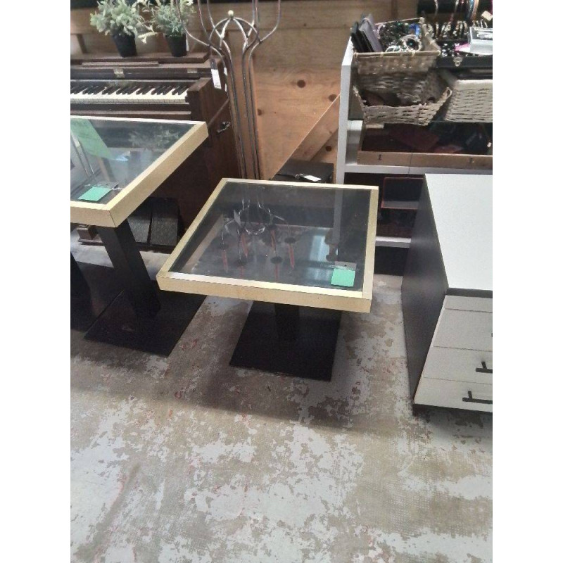 TABLE BASSE METAL NOIR ET DORE 60X60