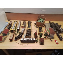 LOT TRAINS MINIATURE 