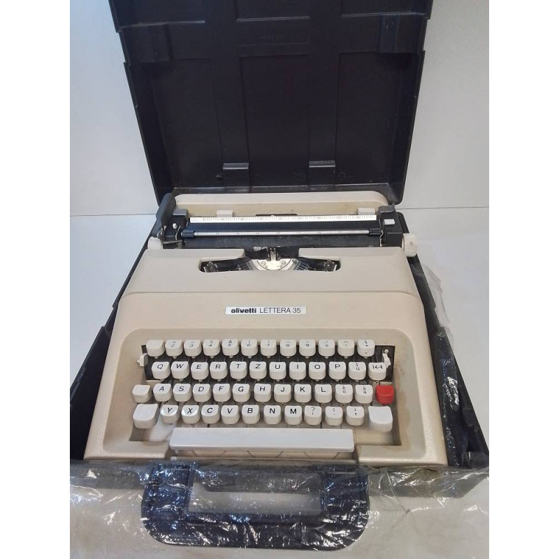 MACHINE A ECRIRE OLIVETTI LETTERA 35