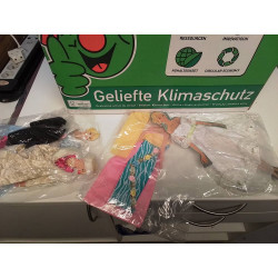 LOT VÊTEMENTS BARBIE 48 PIECES