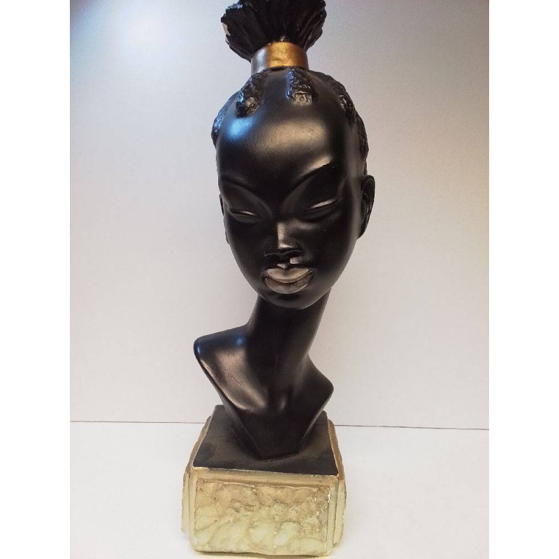 BUSTE FEMME AU CHIGNON 