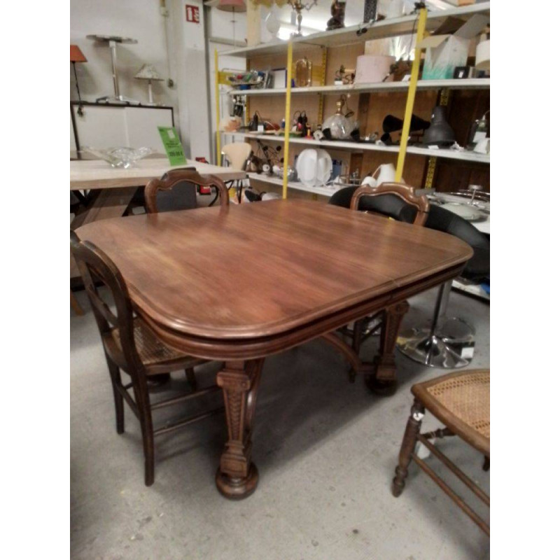 TABLE EN NOYER STYLE RENAISSANCE GHOTIQUE + 4 ALLONGES DE 50CM