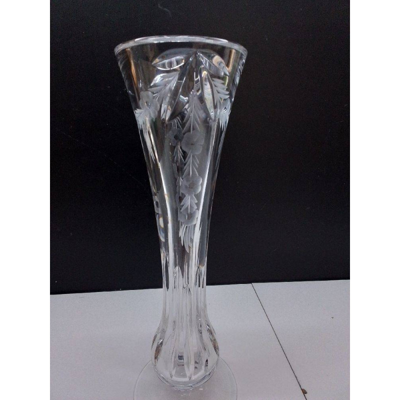 VASE CRISTAL CISELÉ 