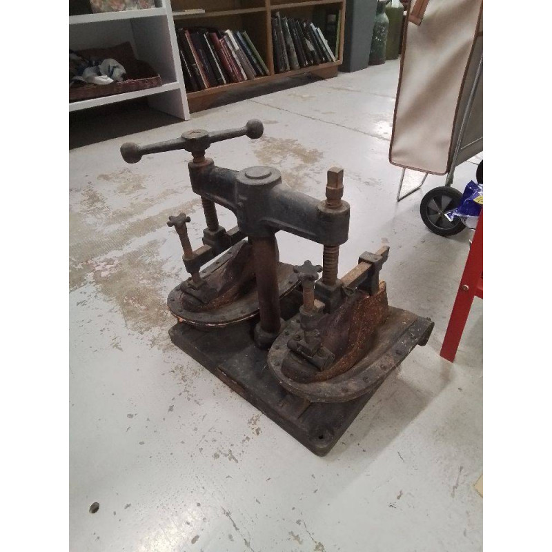PRESSE DE CORDONNIER ANCIENNE