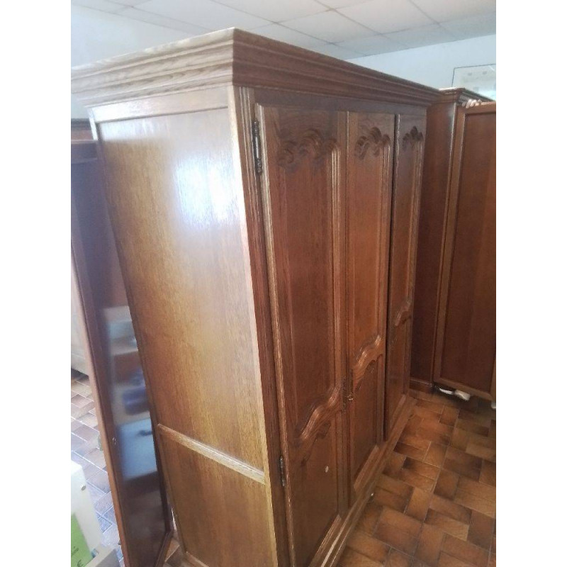 ARMOIRE EN CHENE 3 PORTES