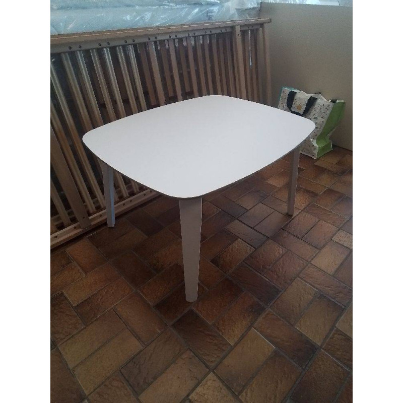 TABLE ENFANT MODERNE BLANCHE 86X69