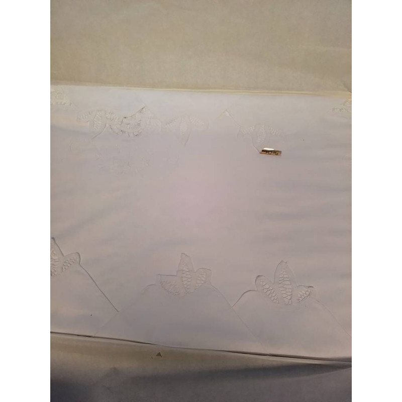 NAPPE BRODERIE A LA MAIN 