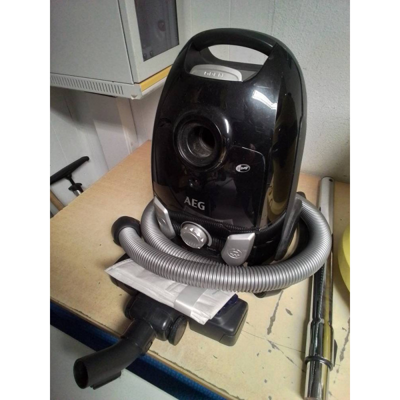 ASPIRATEUR AEG