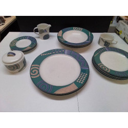 LOT VAISSELLE MIKASA INTAGLIO