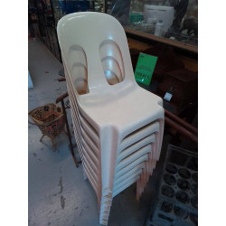 CHAISE PLASTIQUE BEIGE 
