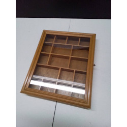 ÉTAGÈRE A MINIATURE 