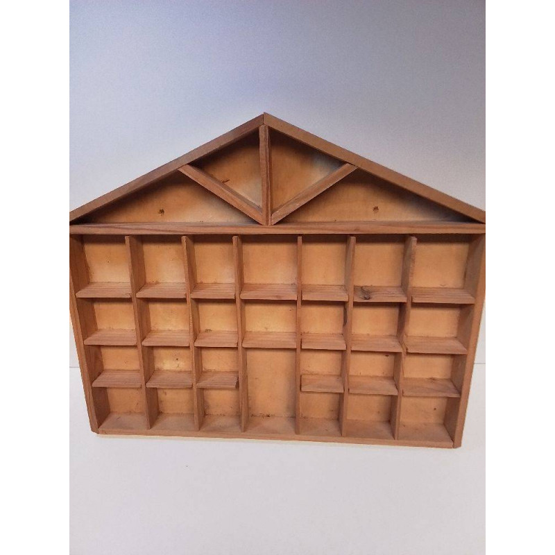 ÉTAGÈRE A MINIATURE 