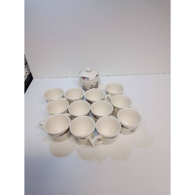 LOT DE TASSES AVEC SUCRIER SARREGUEMINES 