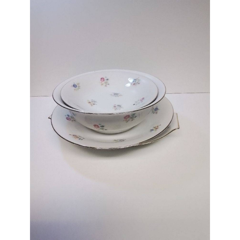 LOT DE PLAT PORCELAINE FRANCE MOTIF FLEURS