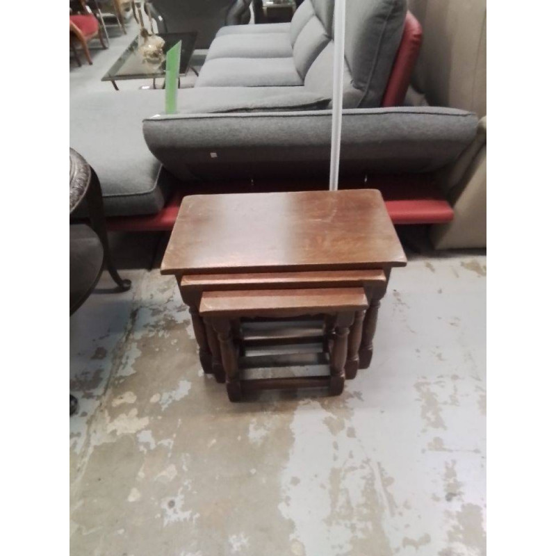 TABLE GIGOGNES EN BOIS