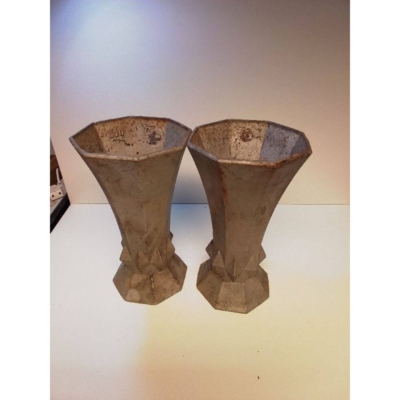 LOT DE 2 URNES ART DECO 