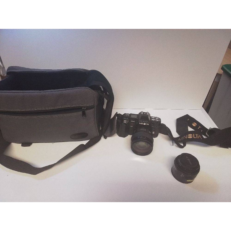 APPAREIL PHOTO MINOLTA 7000 + ACCESSOIRES 
