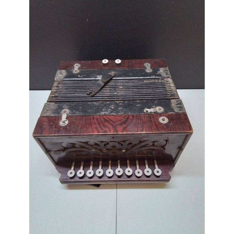 ACCORDÉON ANCIEN PETIT MODÈLE EN L’ETAT 