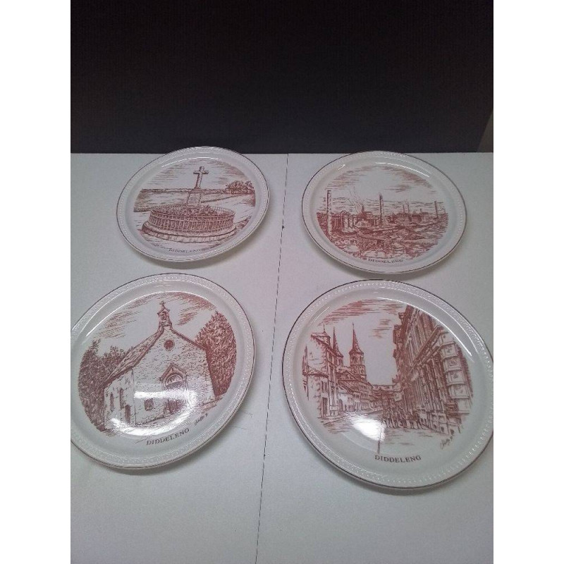 LOT DE 4 ASSIETTES VILLEROY BOCH 