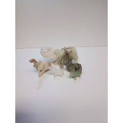 LOT ELEPHANTS EN PIERRE