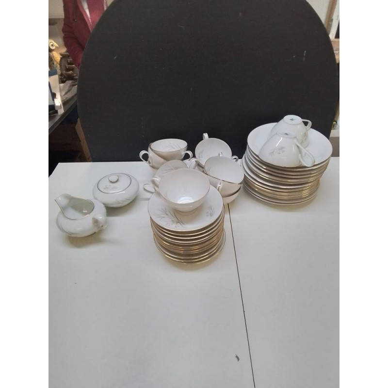 SERVICE A CAFE THOMAS BORD DORE