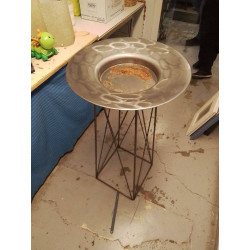 REPOSE PLANTE METAL
