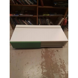 MEUBLE TV SUR ROULETTES 