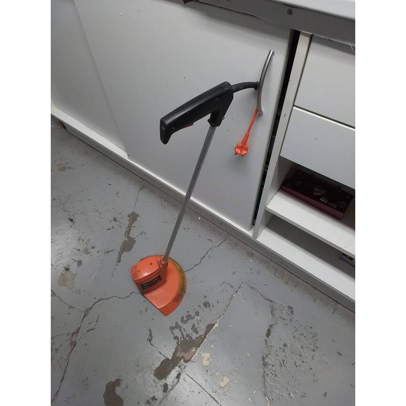 COUPE BORDURE BLACK ET DECKER ÉLECTRIQUE 