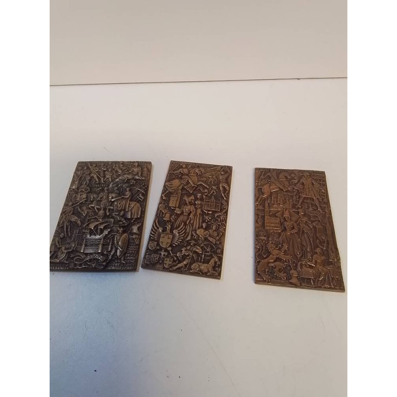 LOT DE PLAQUES DECORATIVES 