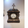 HORLOGE DE CHEMINÉE EN MARBRE *
