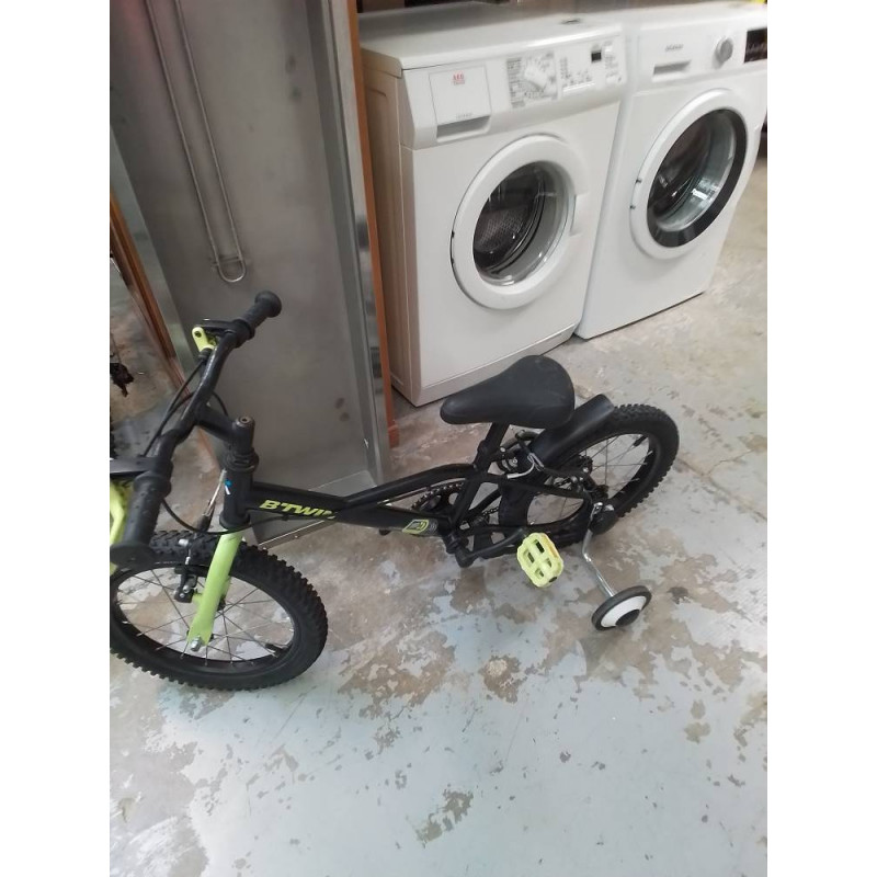 VELO BTWIN A ROULETTES 