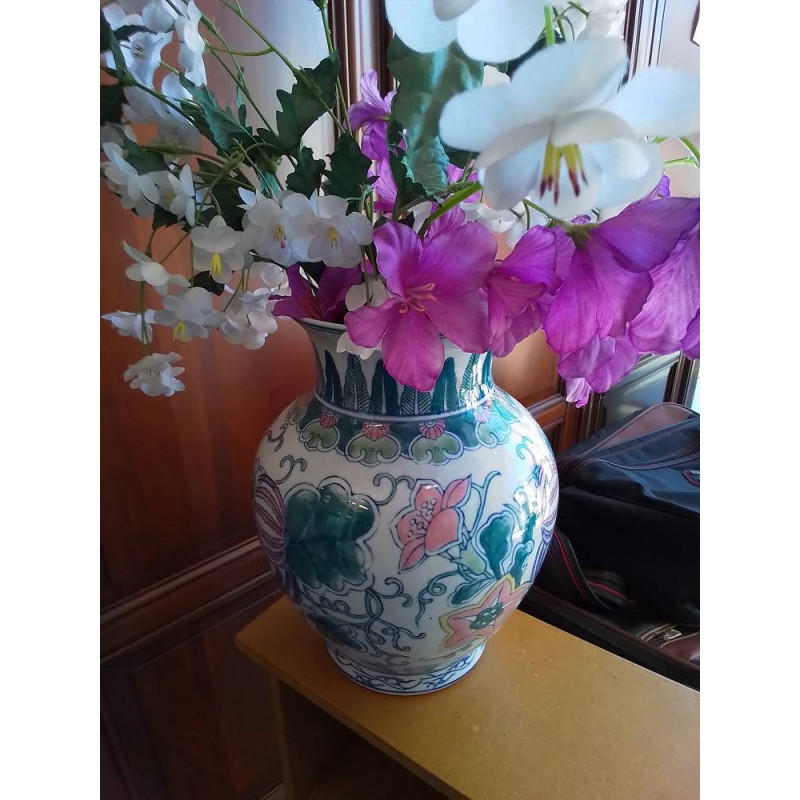 VASE AVEC DÉCORATION 