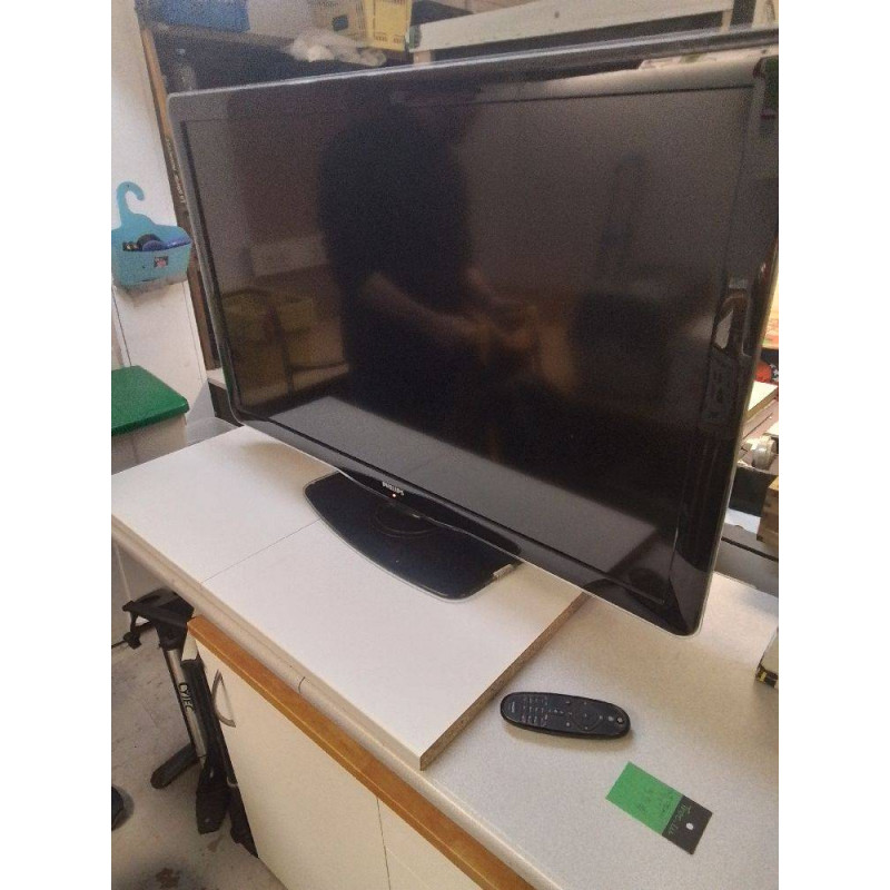 TV PHILIPS 46’ AVEC TÉLÉCOMMANDE 