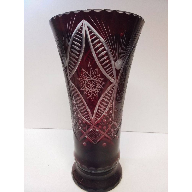 VASE CISELÉ 
