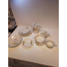 LOT VAISSELLE MOTIF A FLEURS 