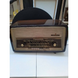 RADIO ANCIENNE EN L\'ÉTAT 