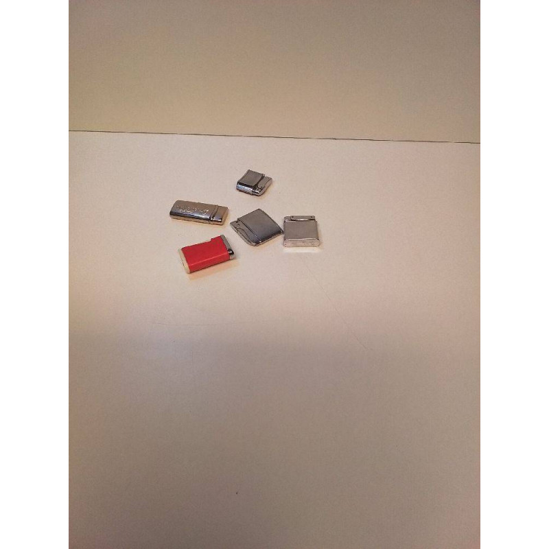 LOT DE BRIQUET 