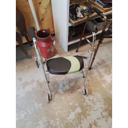 DEAMBULATEUR NOIR ET VERT