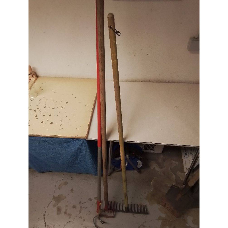 OUTILS DE JARDIN DIVERS
