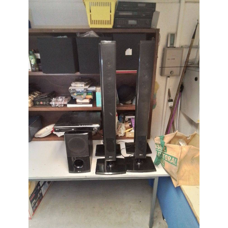 HOME CINEMA LG AVEC ACCESSOIRES 