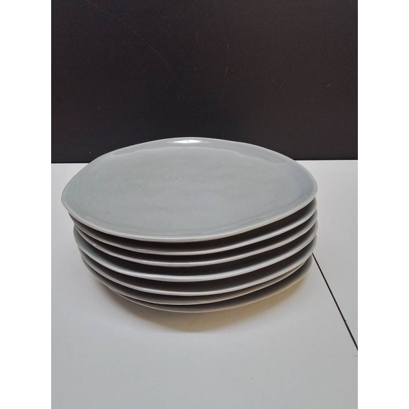 LOT D’ASSIETTES A DESSERT GRISE 