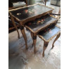 TABLE GIGOGNES MOTIF FLEURS BORD DORE