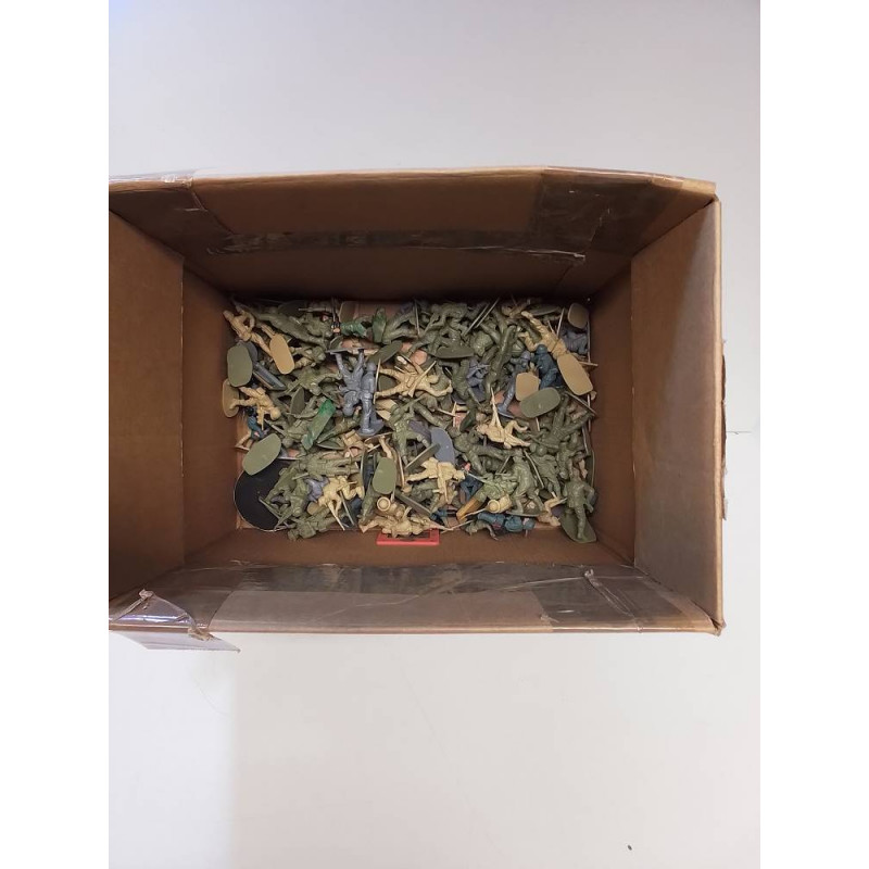 LOT FIGURINES SOLDATS PLASTIQUE 