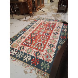 TAPIS COLORÉS MOTIF TRIBAUX 