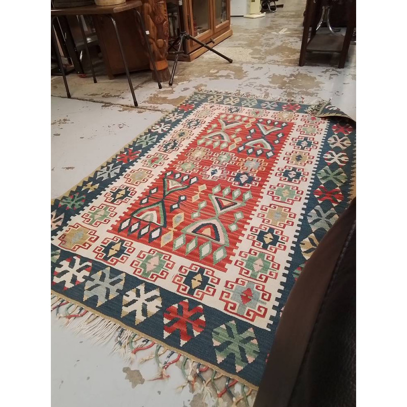 TAPIS COLORÉS MOTIF TRIBAUX 