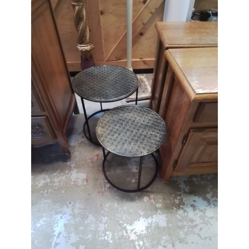 TABLE GIGOGNES METAL RONDE MODERNE 