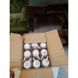 LOT DE TASSES LA PIECE