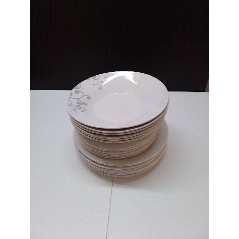 LOT D\'ASSIETTES BLANCHE 