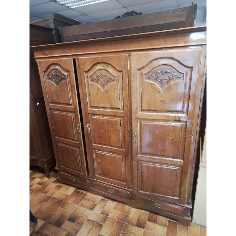 ARMOIRE EN BOIS 3 PORTES 3 TIROIRS 