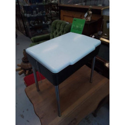 TRAVAILLEUSE VINTAGE 